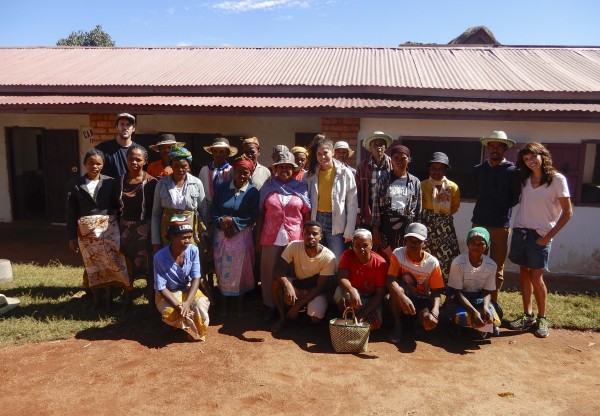 Empoderamiento femenino en Madagascar a través de la energía solar's header image
