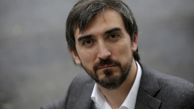 El periodista Ignacio Escolar enmarca las instantáneas de la crisis más grave de la democracia